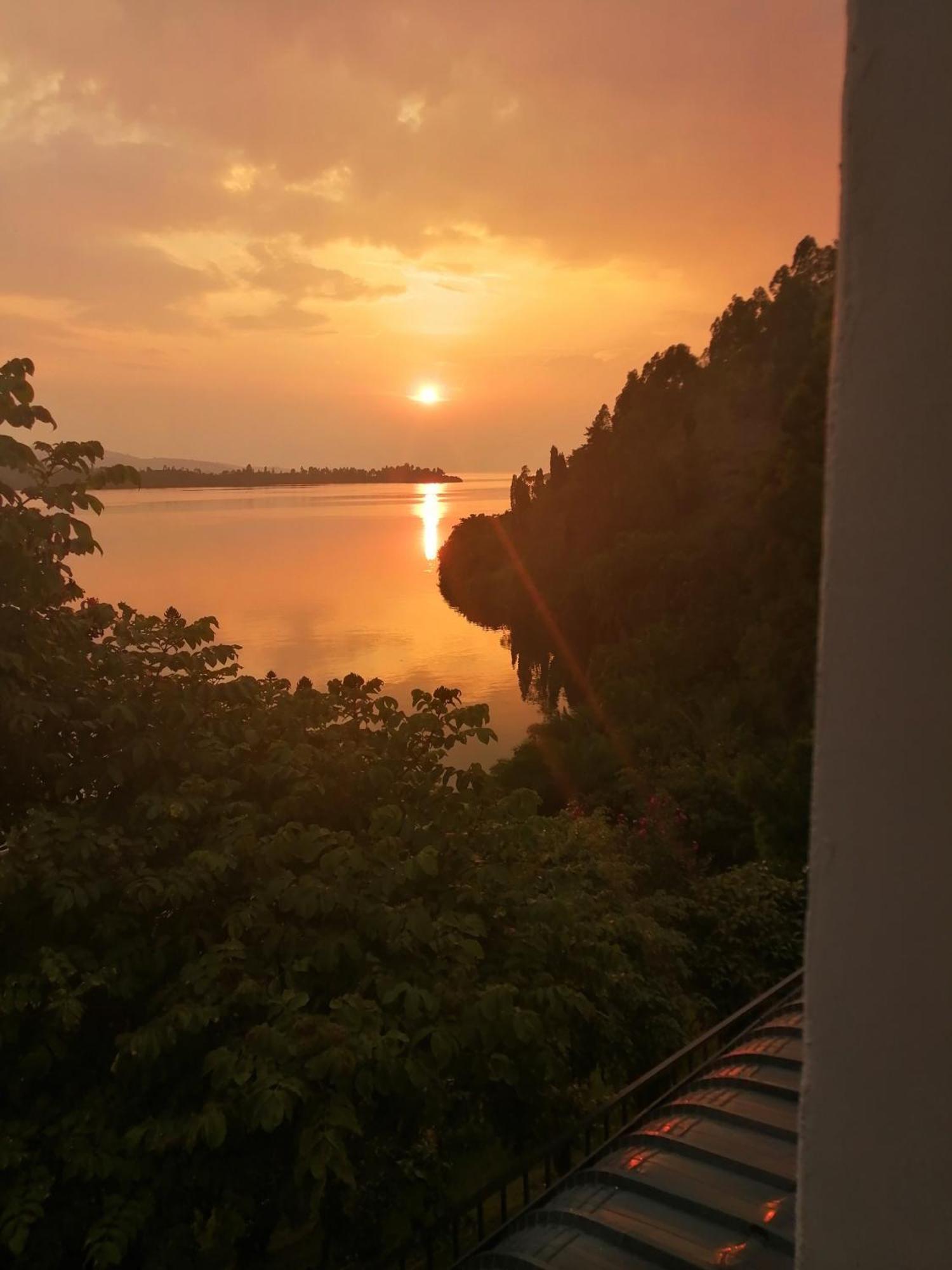 Inn On The Lake Kibuye エクステリア 写真